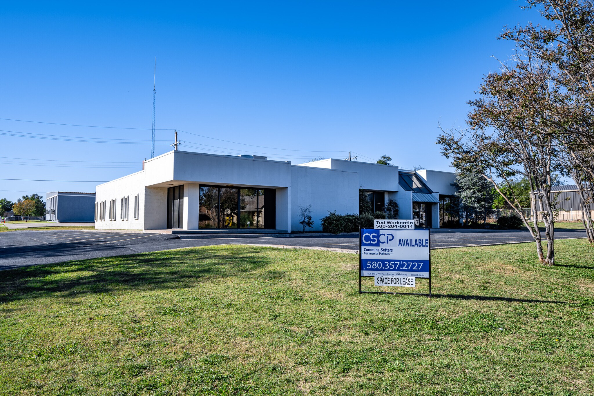 802 SW A Ave, Lawton, OK à louer Photo de l’immeuble– Image 1 sur 10