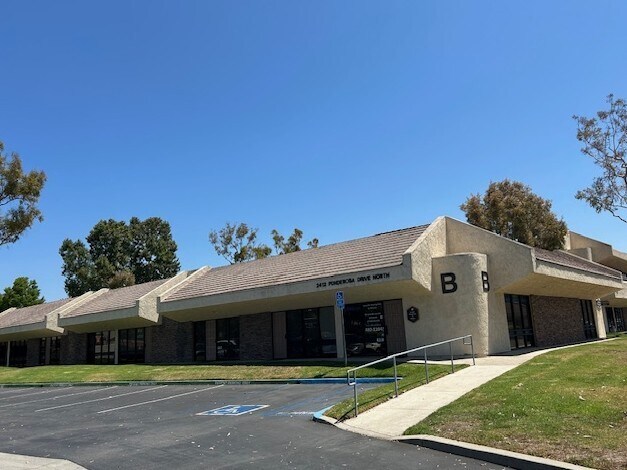 2412 N Ponderosa Dr, Camarillo, CA à vendre - Photo de l’immeuble – Image 2 sur 27