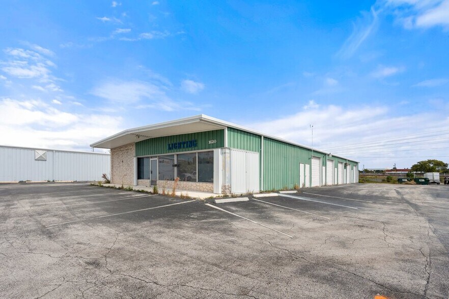 1620 Cypress Dr, Jupiter, FL à vendre - Photo de l’immeuble – Image 3 sur 18