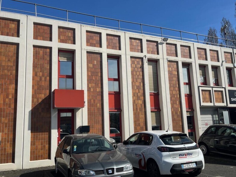 4 Avenue Du Gros Chene, Éragny à louer - Photo de l’immeuble – Image 2 sur 15