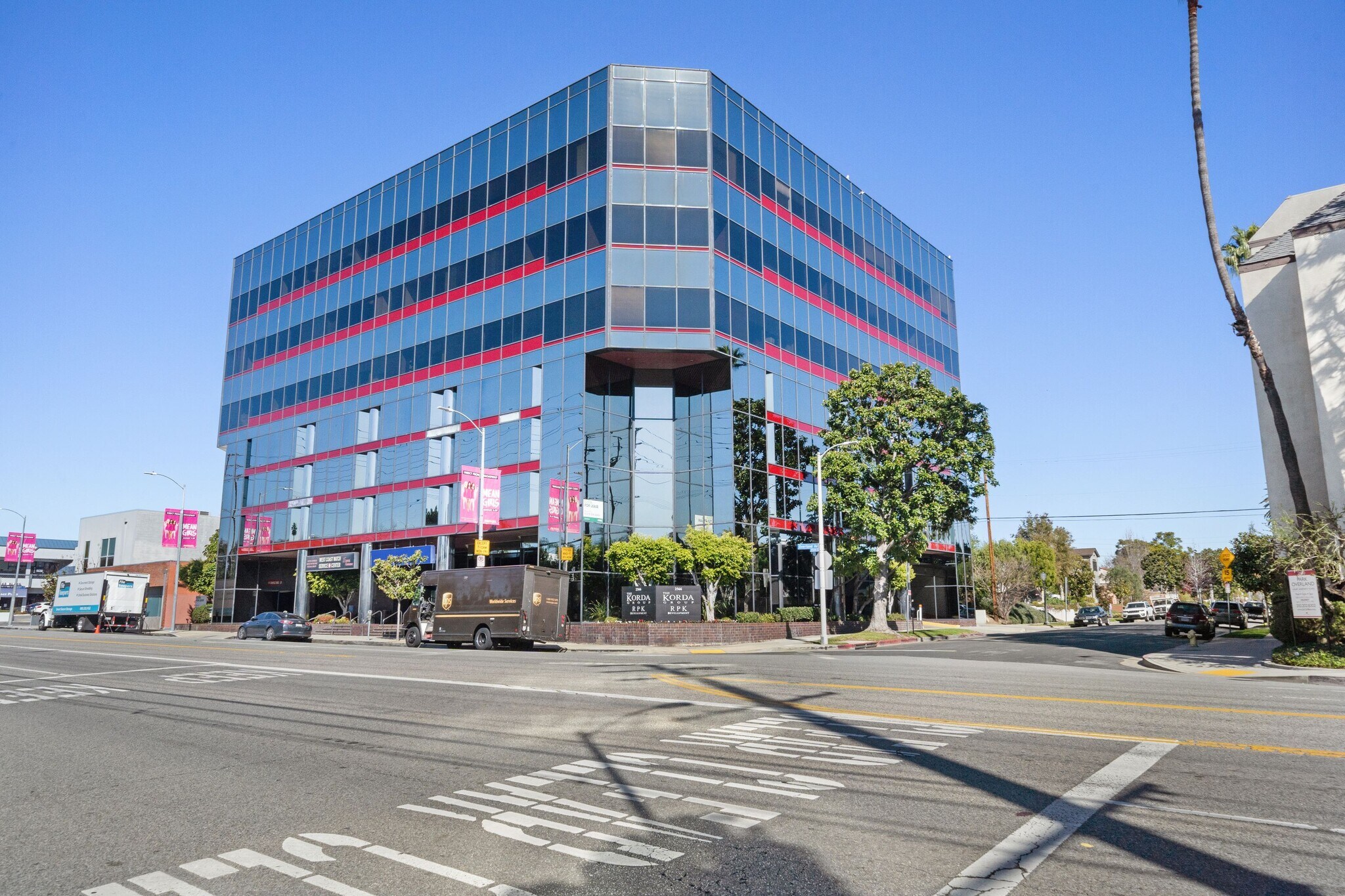 2566 Overland Ave, Los Angeles, CA à louer Photo principale– Image 1 sur 55