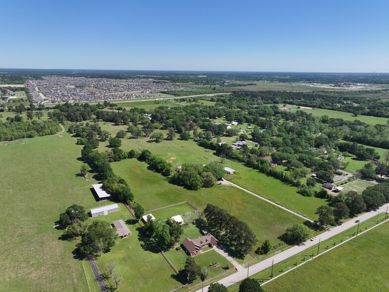 19714 JUERGEN Rd, Tomball, TX à vendre - Photo de l’immeuble – Image 3 sur 14