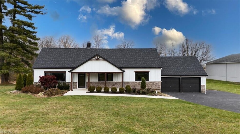 784 McClurg Rd, Youngstown, OH à vendre - Photo principale – Image 1 sur 26