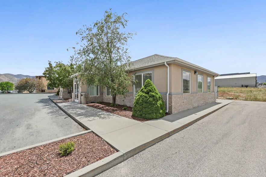 494 E 2400 N, Tooele, UT à louer - Photo de l’immeuble – Image 3 sur 28