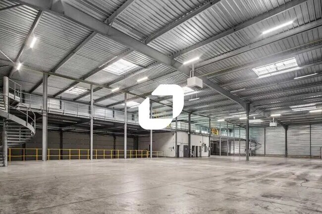 Plus de détails pour Bureau, Local d'activités à louer