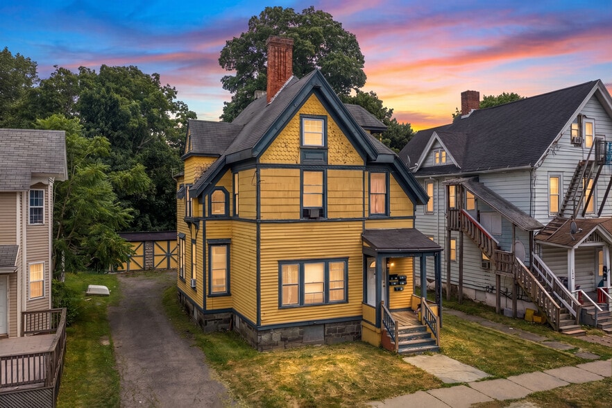 158 Chapin St, Binghamton, NY à vendre - Photo principale – Image 1 sur 45