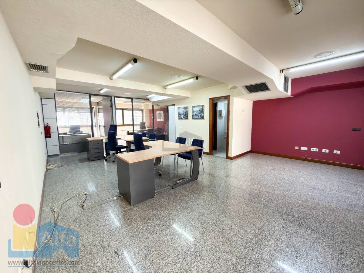 Vigo, PON 36211 - Lot 01 - - Photo intérieure - Image 1 of 14