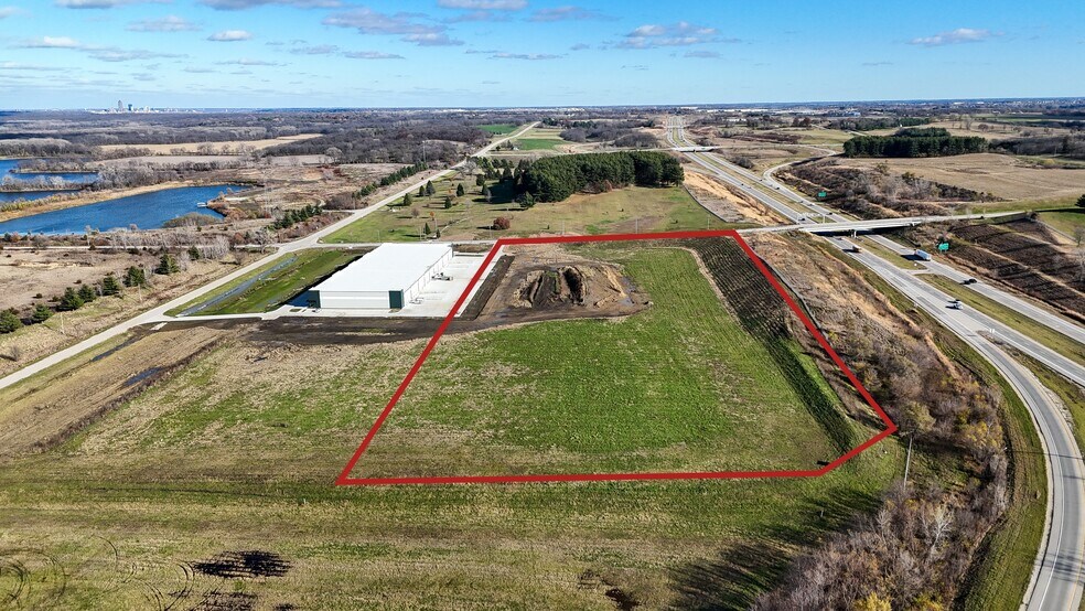 3155 SE 42nd St, West Des Moines, IA à vendre - Photo de l’immeuble – Image 1 sur 2