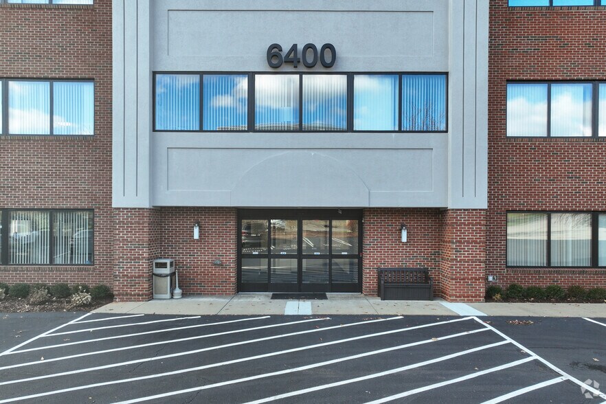 6400 Brooktree Ct, Wexford, PA à louer - Photo de l’immeuble – Image 2 sur 8