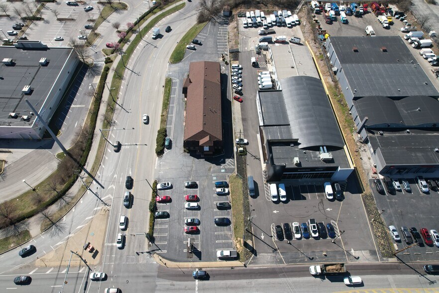 1495 Alan Wood Rd, Conshohocken, PA à louer - Photo de l’immeuble – Image 2 sur 7