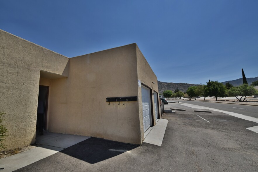 12229 Menaul Blvd NE, Albuquerque, NM à vendre - Photo de l’immeuble – Image 2 sur 20