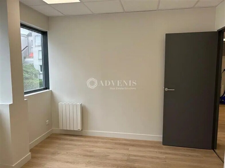 15 Rue Du Sergent Leclerc, Tours à vendre - Photo de l’immeuble – Image 3 sur 5