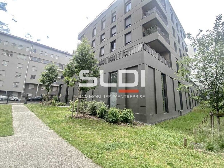 15/25 Rue Edouard Aynard, Villeurbanne à louer - Photo de l’immeuble – Image 2 sur 5