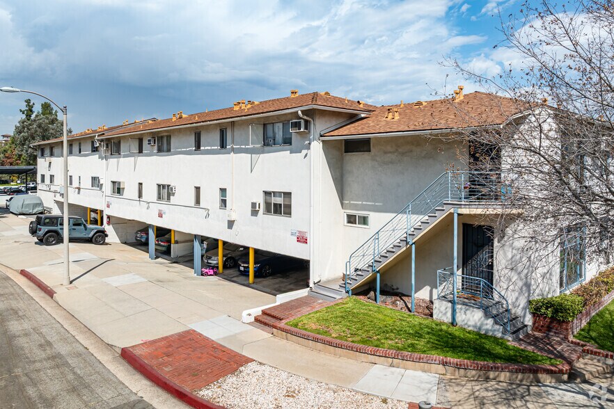 275-285 N Garfield Ave, Pasadena, CA à vendre - Photo de l’immeuble – Image 1 sur 4