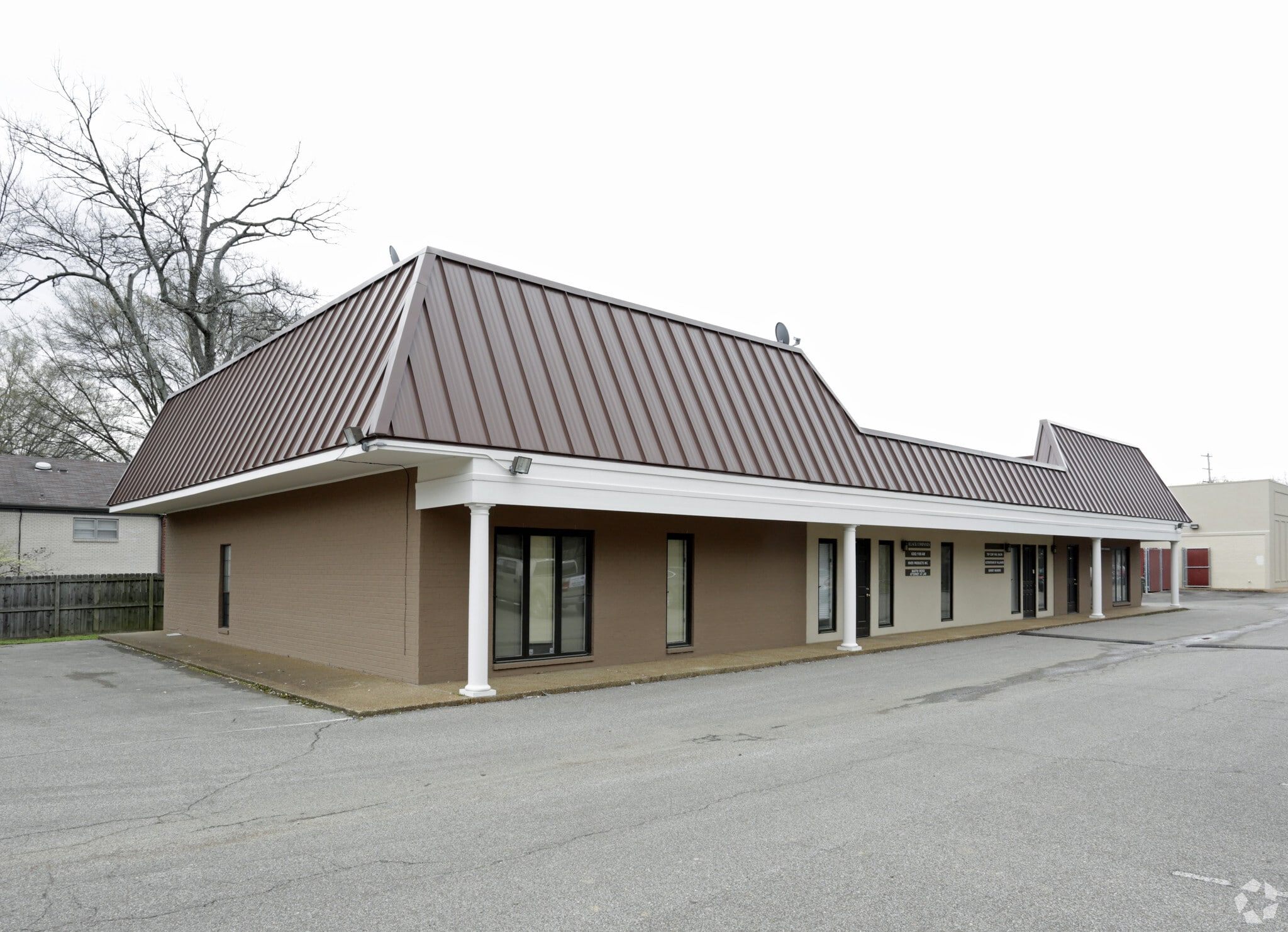 5500 Poplar Ave, Memphis, TN à louer Photo principale– Image 1 sur 10