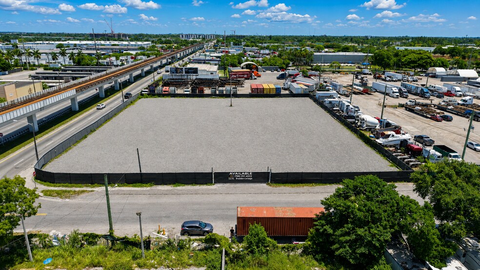 6901 NW 26th Ave, Miami, FL à louer - Photo de l’immeuble – Image 2 sur 12