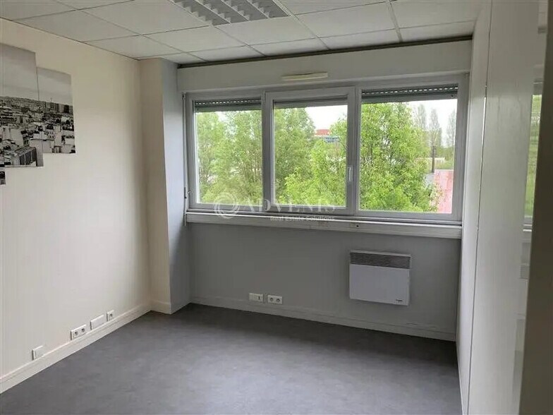Bureau dans Le Mans à louer - Photo de l’immeuble – Image 3 sur 5