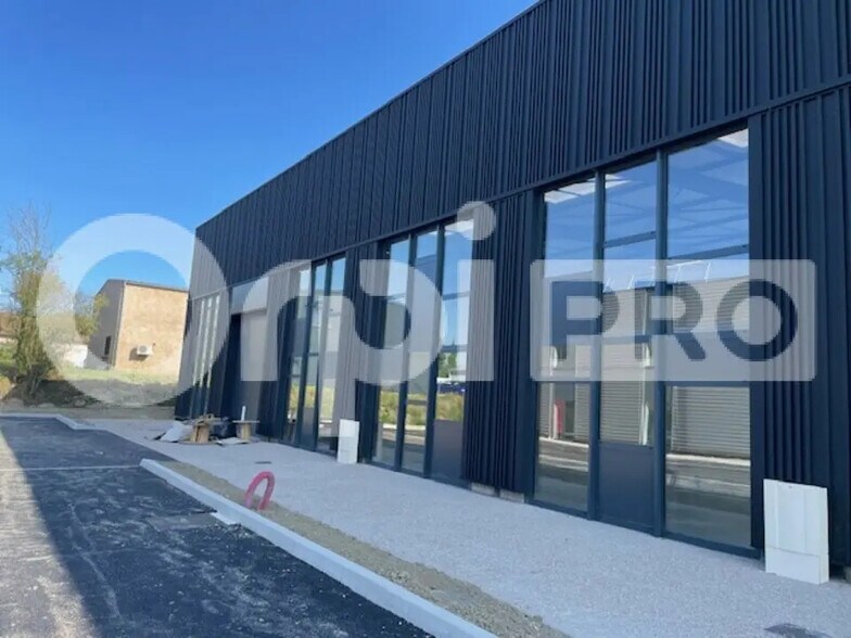 Local d’activités dans Trévoux à louer - Photo de l’immeuble – Image 1 sur 9