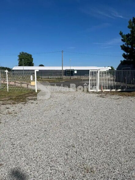 Local commercial dans Mably à louer - Photo de l’immeuble – Image 2 sur 11