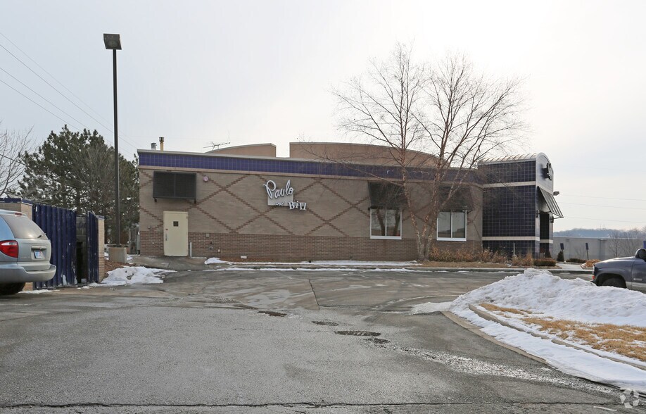16501 Midland Dr, Shawnee, KS à vendre - Photo de l’immeuble – Image 2 sur 2