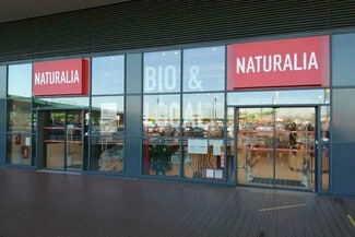 Plus de détails pour 2 Boulevard Du Val Saint-Clair, Hérouville-Saint-Clair - Local commercial à louer