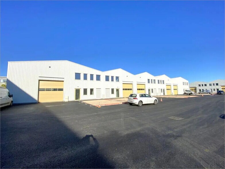 22 Rue Marius Grosso, Vaulx-en-Velin à louer - Photo de l’immeuble – Image 2 sur 21