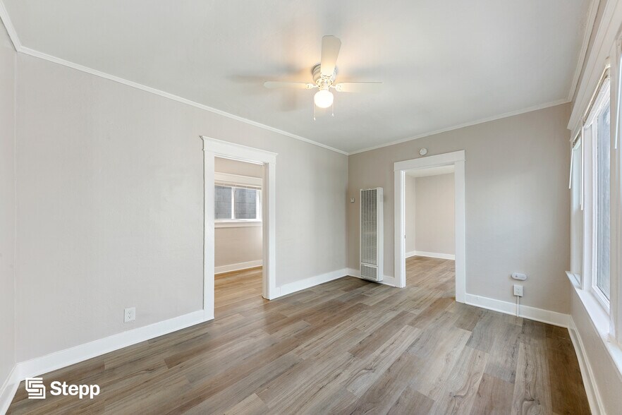 1059 Gladys Ave, Long Beach, CA à vendre - Photo de l’immeuble – Image 3 sur 10