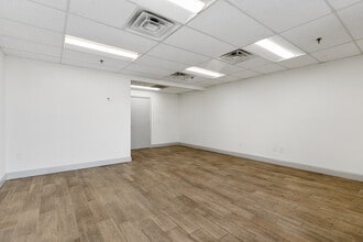 7950-7966 NW 14th St, Miami, FL à louer Photo intérieure– Image 2 sur 10