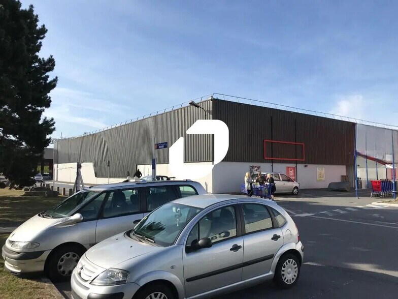 Local commercial dans LOMME à louer - Photo de l’immeuble – Image 3 sur 4