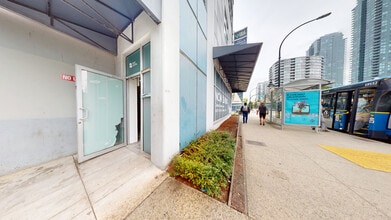 800 Carnarvon St, New Westminster, BC à louer Photo de l’immeuble– Image 1 sur 8