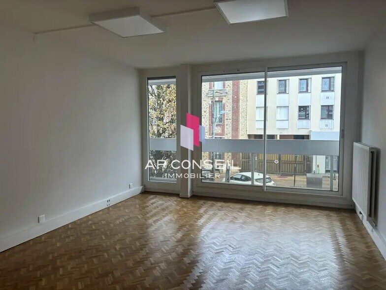 Bureau dans Le Chesnay-Rocquencourt à louer - Photo intérieure – Image 2 sur 10