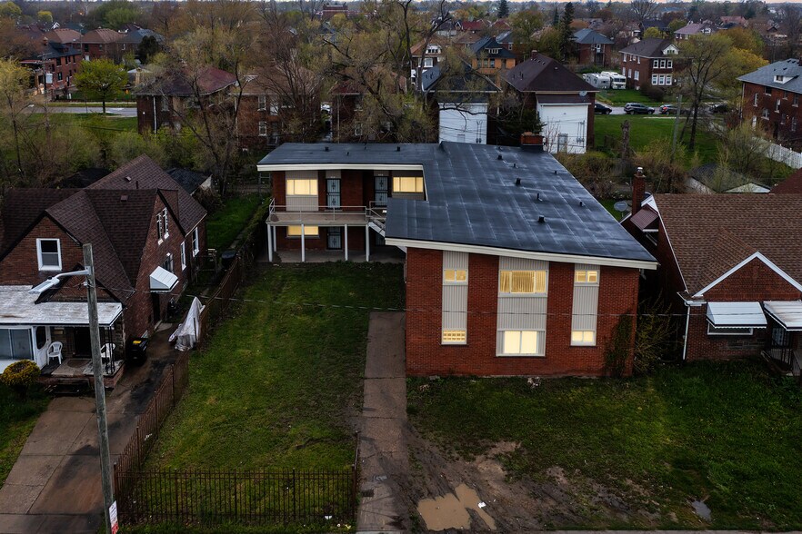 4234 W Davison, Detroit, MI à vendre - Photo de l’immeuble – Image 1 sur 26