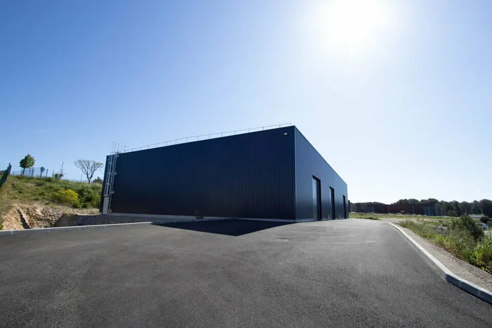 Industriel/Logistique dans Lambesc à louer Photo de l’immeuble– Image 1 sur 10