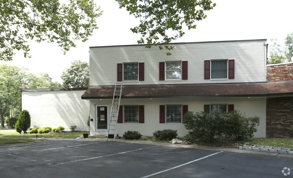 16 Reeves Ave, Hamilton, NJ à vendre - Photo principale – Image 1 sur 5