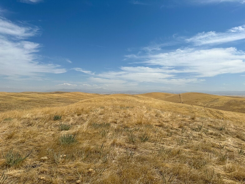 Famoso Road, Bakersfield, CA à vendre - Photo principale – Image 1 sur 6