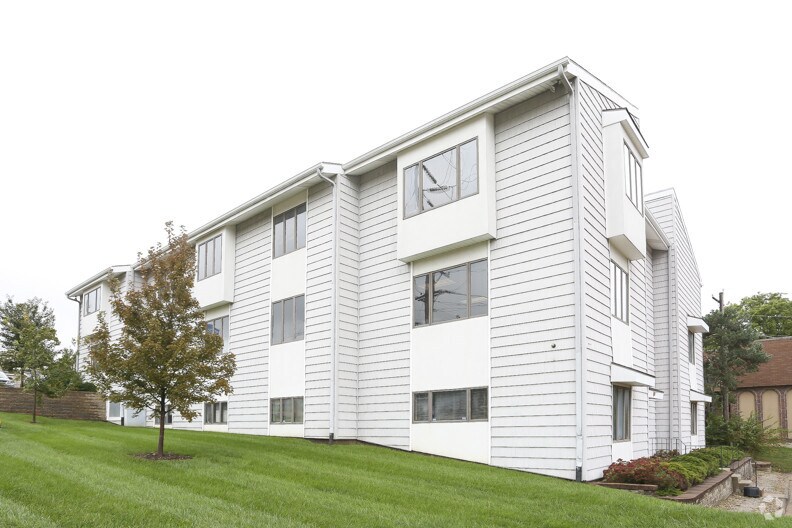3715 SW 29th St, Topeka, KS à vendre Photo principale– Image 1 sur 5