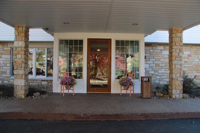 14707 S Cheshire St, Burton, OH à vendre - Photo de l’immeuble – Image 3 sur 25
