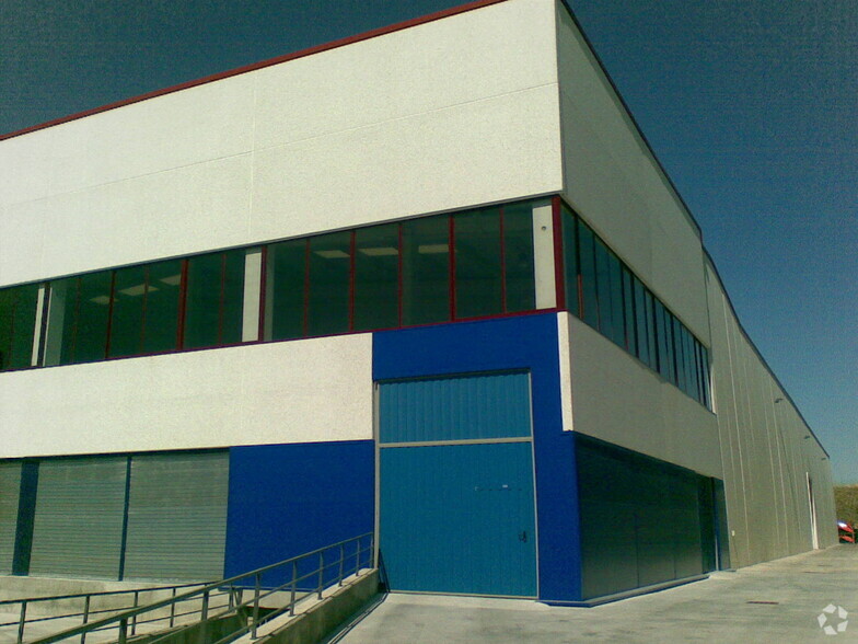 Avenida Recomba, 5, Leganés, Madrid à louer - Photo de l’immeuble – Image 3 sur 8