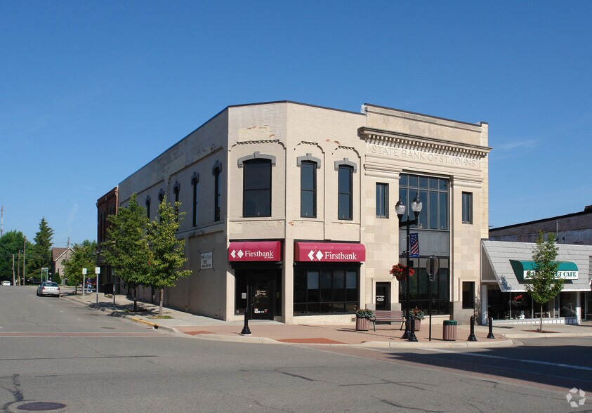 201 N Clinton Ave, Saint Johns, MI à louer - Photo principale – Image 1 sur 24