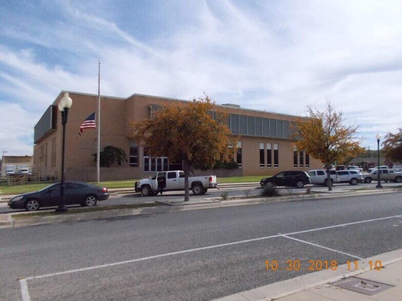 501 S Main St, Big Spring, TX à louer - Photo de l’immeuble – Image 1 sur 3