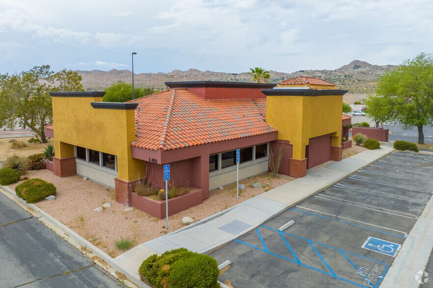 58012 29 Palms Hwy, Yucca Valley, CA à vendre - Photo de l’immeuble – Image 3 sur 10