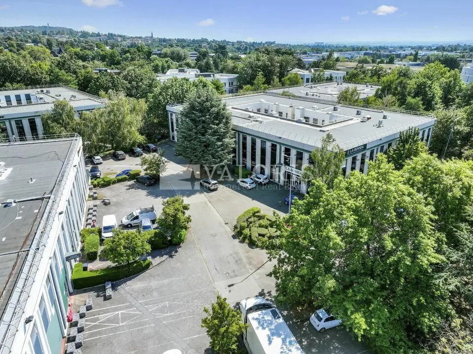 Local d’activités dans Limonest à louer Photo principale– Image 1 sur 26