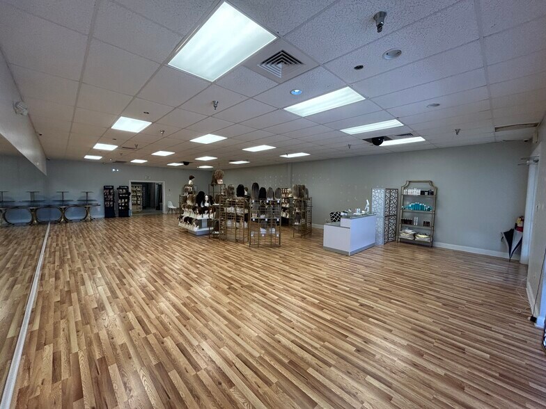 17051 Jean St, Fort Myers, FL à louer - Photo de l’immeuble – Image 2 sur 10