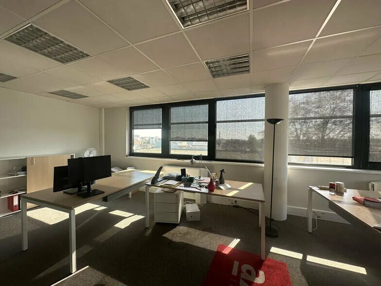 Bureau dans Strasbourg à louer - Photo de l’immeuble – Image 2 sur 8