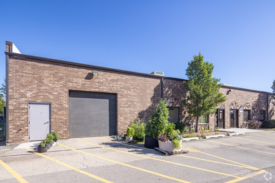 600-668 Wheeling Rd, Wheeling, IL à louer - Photo de l’immeuble – Image 3 sur 8