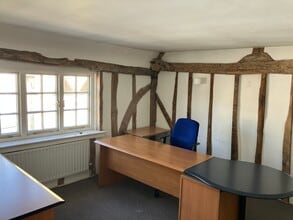 1-3 Market Hl, Royston à louer Photo intérieure– Image 1 sur 1