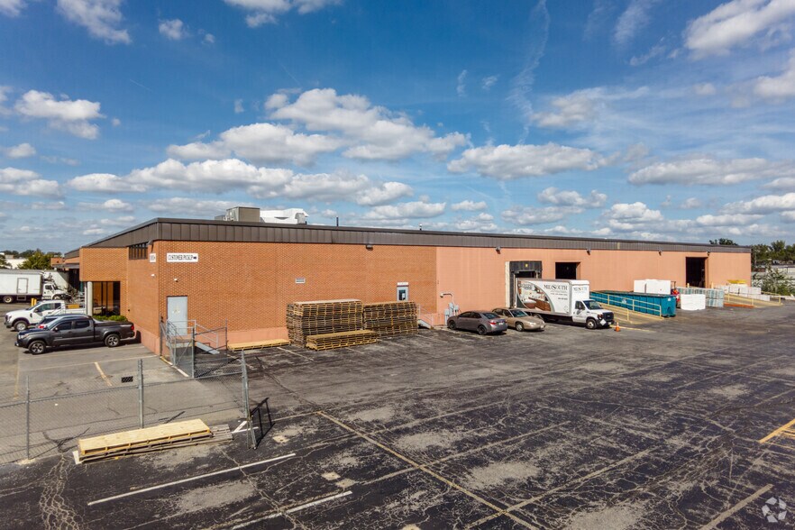 10549 Tucker St, Beltsville, MD à louer - Photo de l’immeuble – Image 3 sur 7