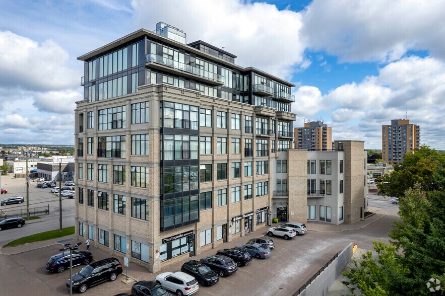 10376 Yonge St, Richmond Hill, ON à vendre - Photo de l’immeuble – Image 3 sur 4