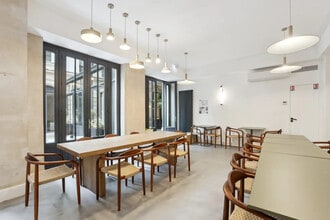 33 Rue De Châteaudun, Paris à louer Photo intérieure– Image 1 sur 7