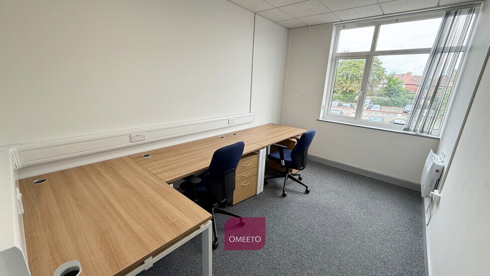 101A-105A High Rd, Beeston à louer - Photo de l’immeuble – Image 3 sur 12